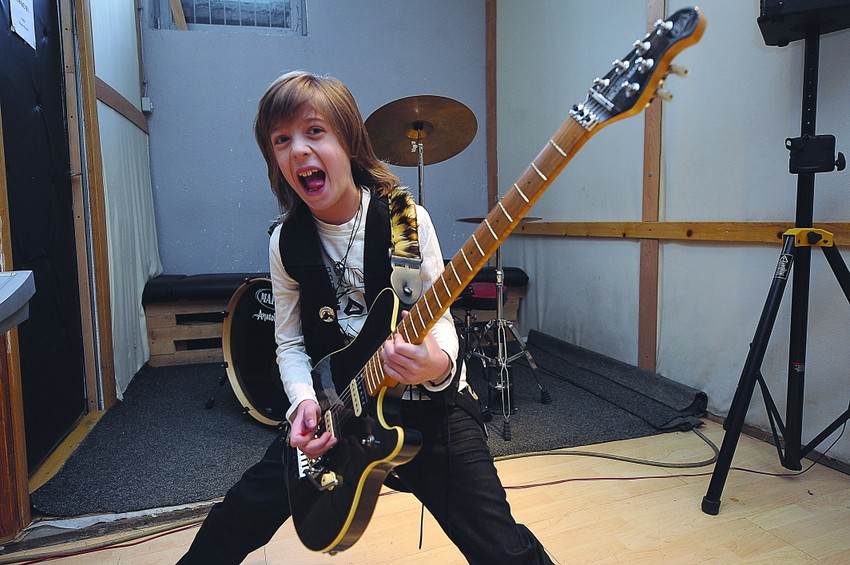 Džoniju je gitara prva i najveća ljubav