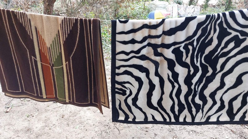 Ćebad sa tragovima oprane krvi bila su raširena u dvorištu kuće neposredno posle ubistva