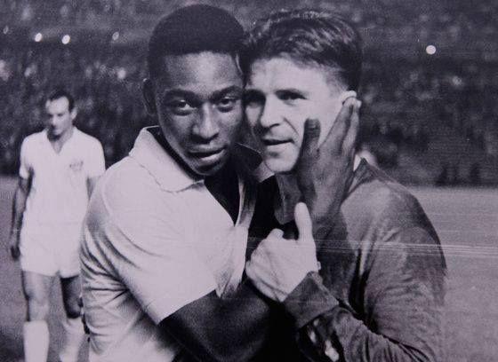 Pelé és Puskás rajongtak egymásért / Fotó: Youtube