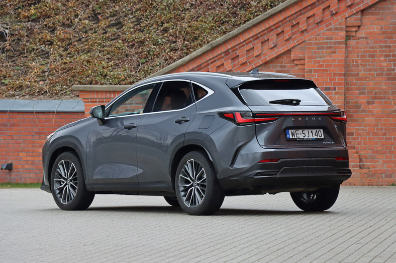 Lexus NX 450h+