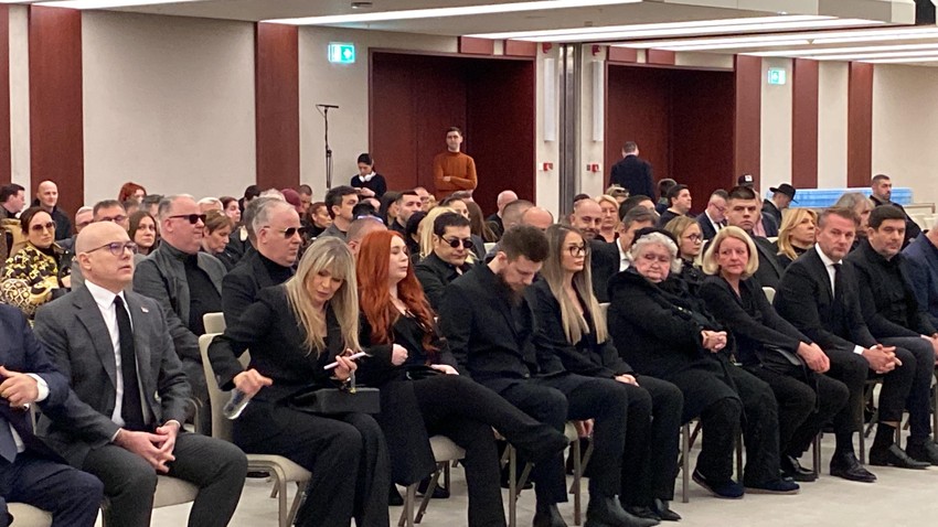 Porodica Saše Popovića u prvom redu