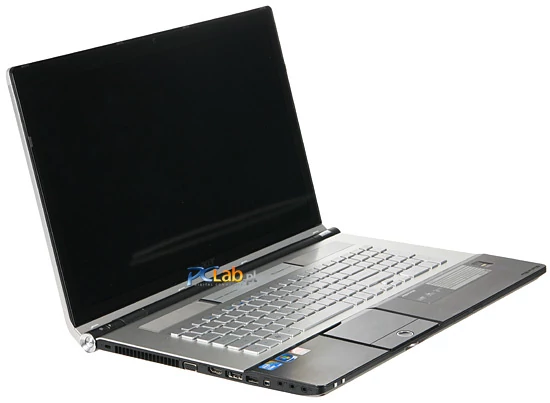 Acer Aspire 8943G robi wrażenie swoimi rozmiarami