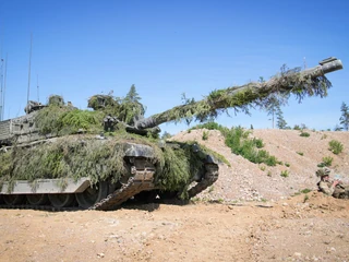 Czołg Challenger 2 podczas manewrów NATO w Estonii. Uzbrojona w te czołgi ukraińska 82. brygada kilka dni temu dołączyła do kontroofensywy