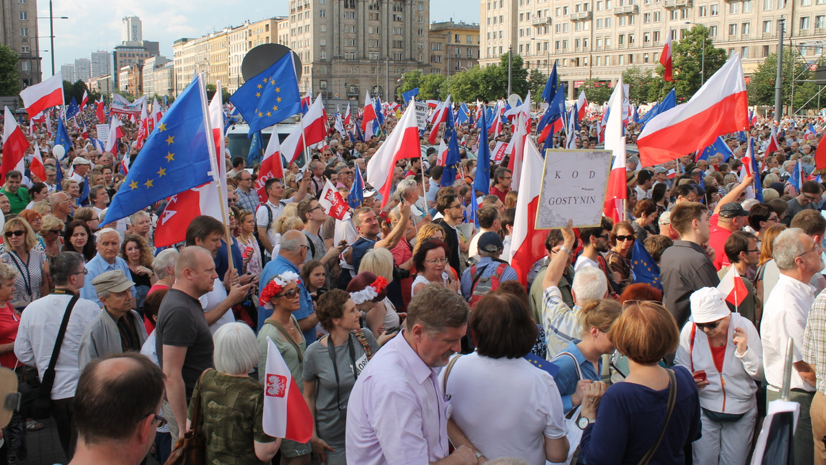 W najbliższą niedzielę wielkopolski Komitet Obrony Demokracji organizuje marsz oraz demonstrację  pod hasłem "Droga do wolności". W ten sposób jego członkowie chcą upamiętnić ofiary wydarzeń z czerwca 1956 roku. "Wolność nie jest dana raz na zawsze, wciąż musimy czuwać, by nikt nie chciał i nie mógł nas jej pozbawić" - podkreślają organizatorzy.