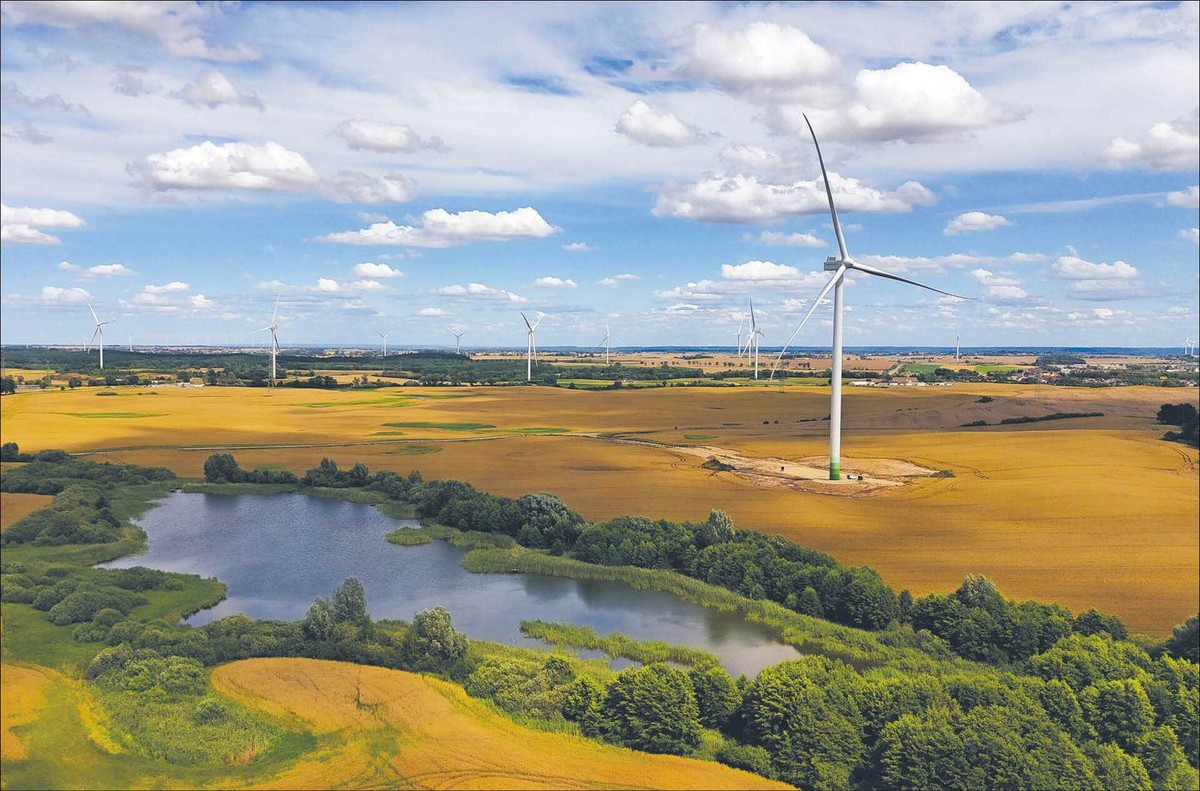 Budowa Farmy Wiatrowej Pelplin rozpoczęła się w czerwcu 2023 r. Inwestycja została zrealizowana w grudniu 2024 r. Obiekt odgrywa istotną rolę na mapie instalacji OZE w Polsce ze względu na swoje połączenie z istotnym węzłem sieciowym (Główny Punkt Zasilania PSE Pelplin – 400/110 kV „Pelplin”), który jest jednym z najważniejszych źródeł zasilania w północnej części kraju.
