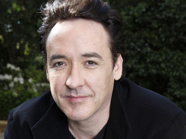 John Cusack morduje, Nicolas Cage go ściga