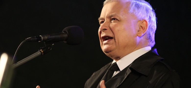 Kaczyński wytyka mediom: Utrzymują Tuska u władzy