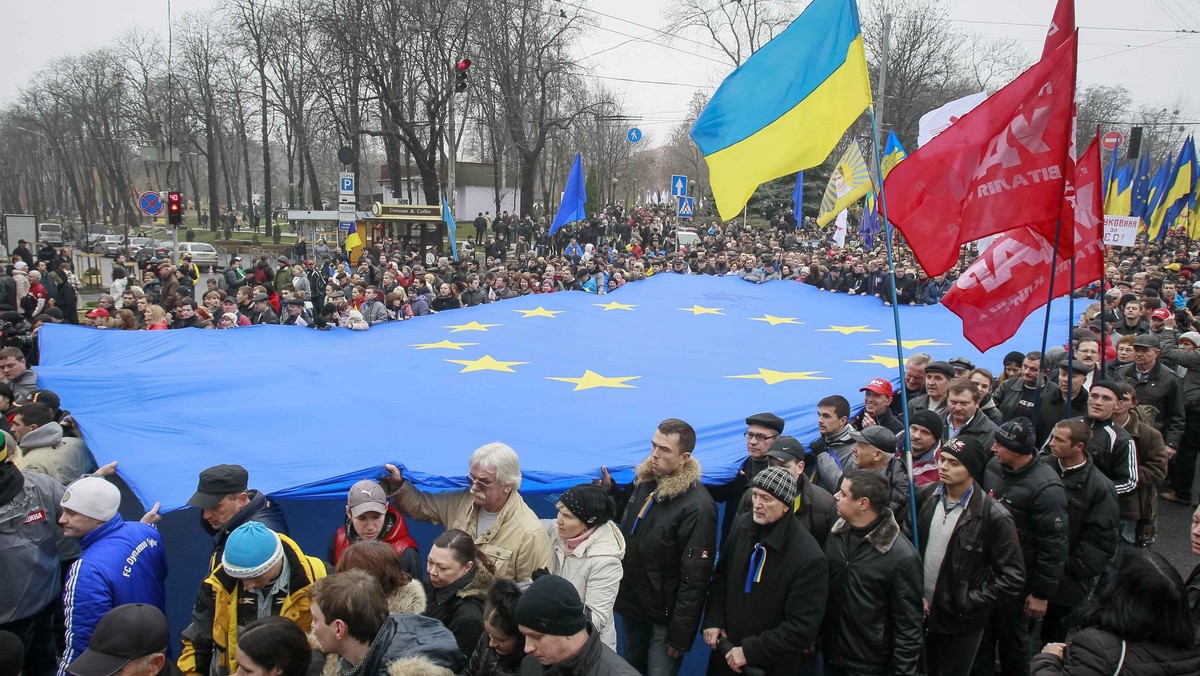 Jeśli UE nie zagwarantuje Kijowowi wsparcia na drodze ku europejskiej integracji, Ukraina zostanie przymuszona do udziału w rosyjskiej Unii Celnej na warunkach narzuconych przez Moskwę - ostrzega były prezydent Wiktor Juszczenko w dzienniku "Financial Times".