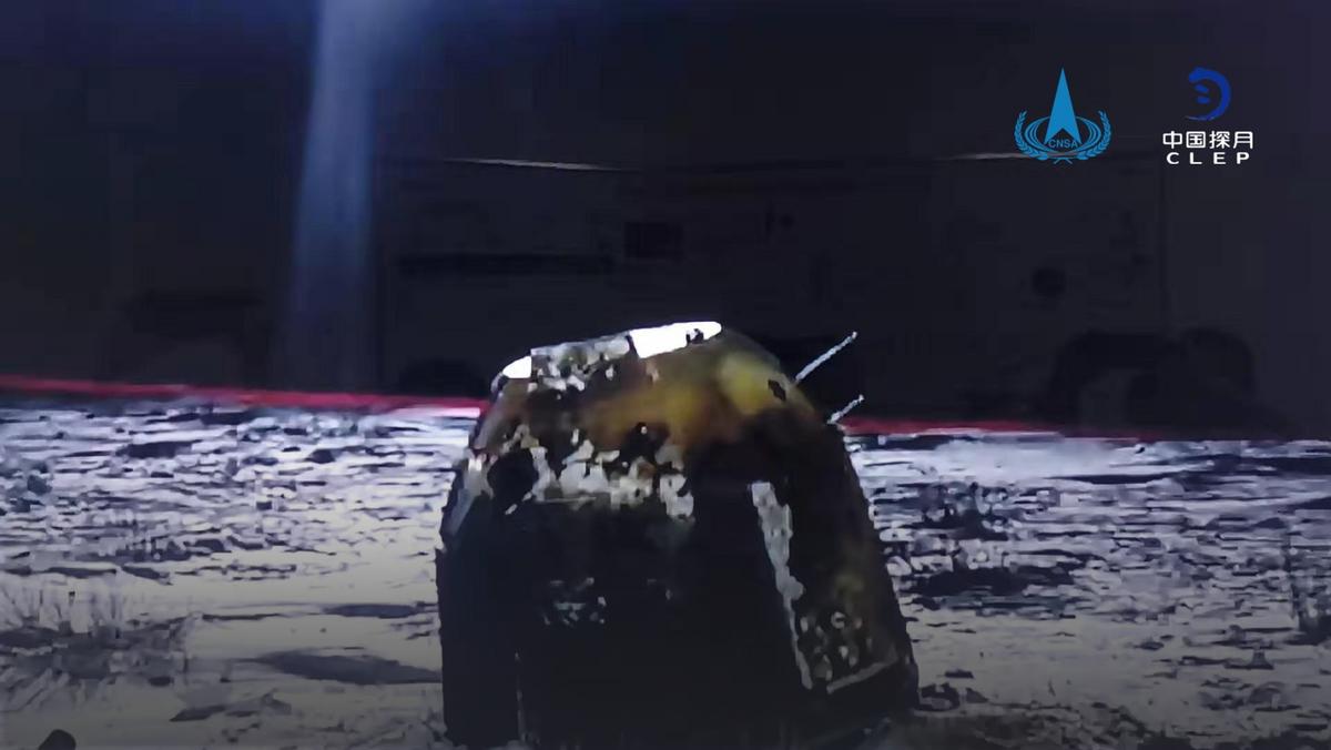 Moduł Chang'e-5 z próbkami księżycowej gleby wylądował na Ziemi