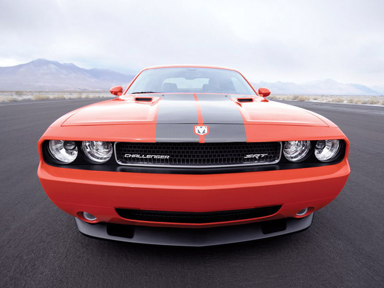 Chicago 2008: Dodge Challenger SRT8 w akcji (video)