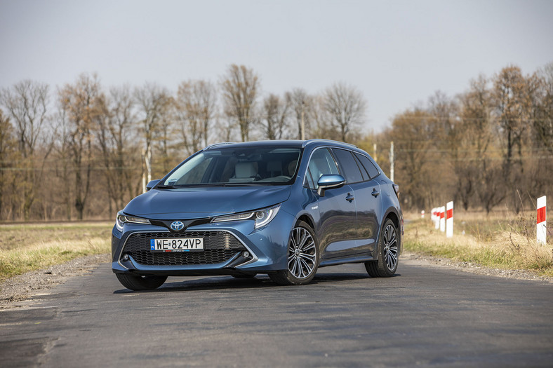 Oszczędzaj z fantazją - test Toyoty Corolla Touring Sports 2.0 Hybrid