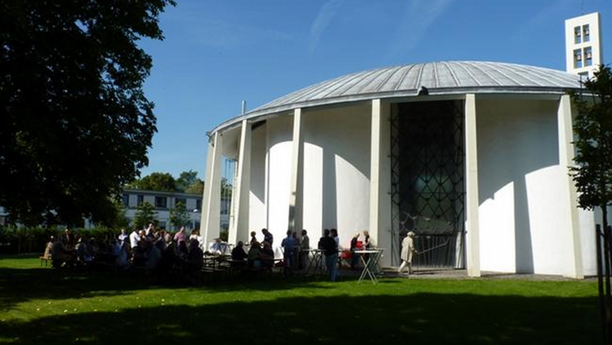 Rafał Jabłonka wpadł na pomysł kupna kościoła, bo skojarzył go z rzeźbą. Zrobił z niego coś niezwykłego. "Böhm Chapell" w Hürth-Kalscheuren na obrzeżach Kolonii to niezwykła przestrzeń wystawiennicza dla sztuki.