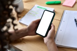 Z Polski znika ta sieć. Kto i dlaczego będzie musiał zmienić telefon?