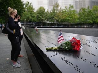 Obchodzimy 20. rocznicę zamachów na World Trade Center, które zapoczątkowały tzw. wojnę USA z terroryzmem. Na zdjęciu: upamiętnienie ofiar nowojorskich zamachów