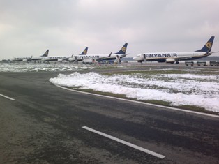 Lotnisko w Modlinie zamknięte jeszcze przez tydzień