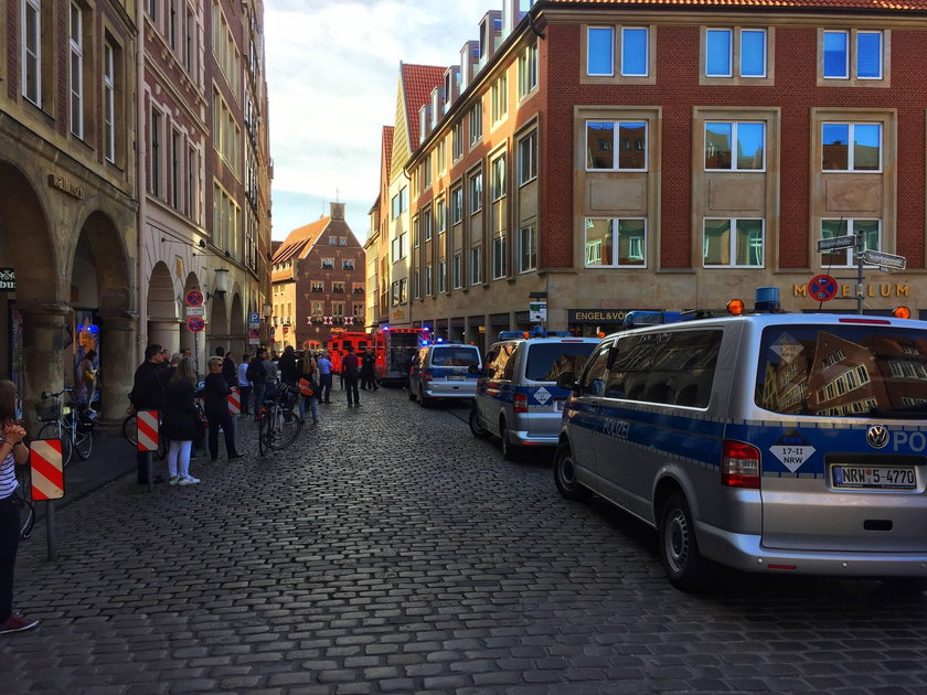Münster. Samochód wjechał w tłum ludzi. Są zabici i ranni