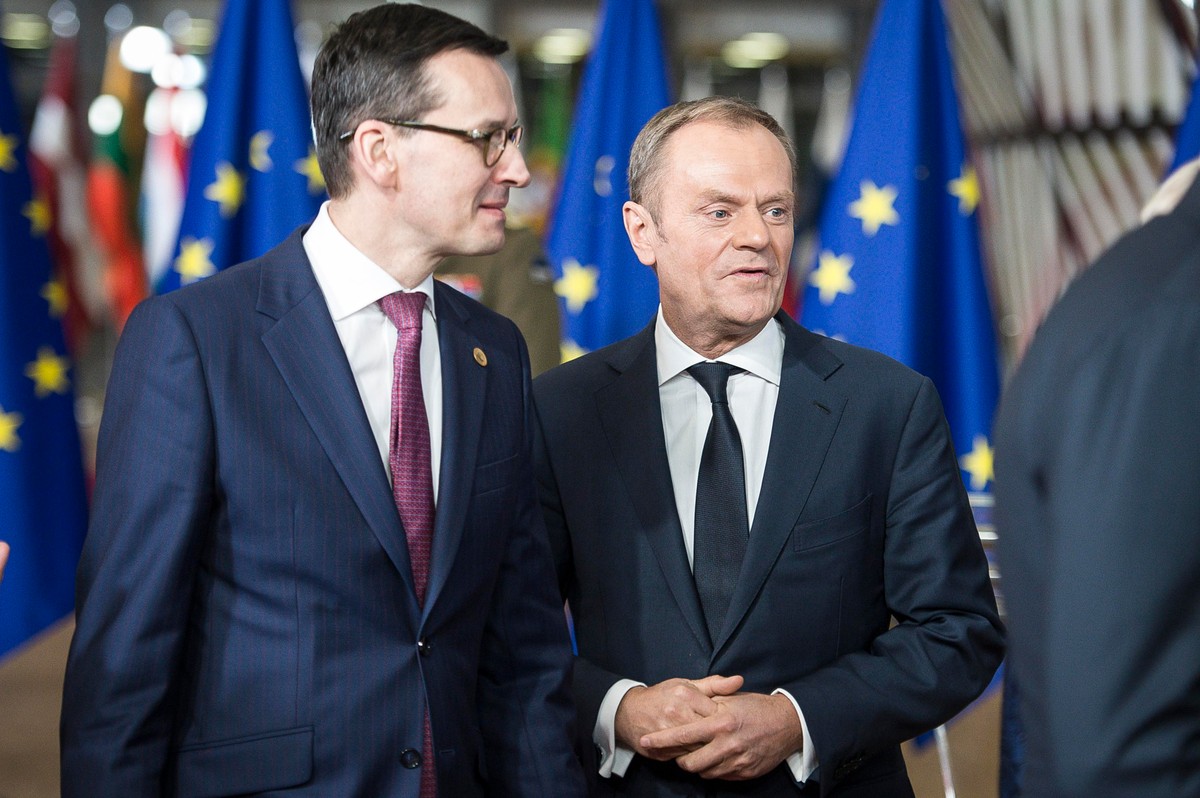 Mateusz Morawiecki i Donald Tusk na szczycie UE w 2017 roku
