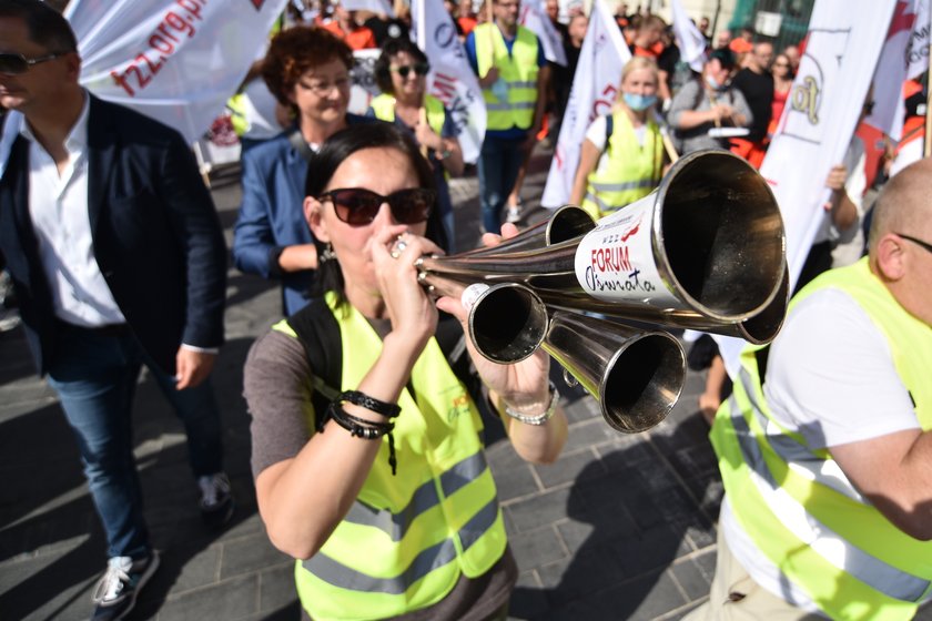 Warszawa: protest medyków w stolicy. Liczne utrudnienia