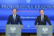 Zbigniew Ziobro, minister sprawiedliwości, i prokurator Tomasz Szafrański na konferencji prasowej w Warszawie, październik 2022 r.