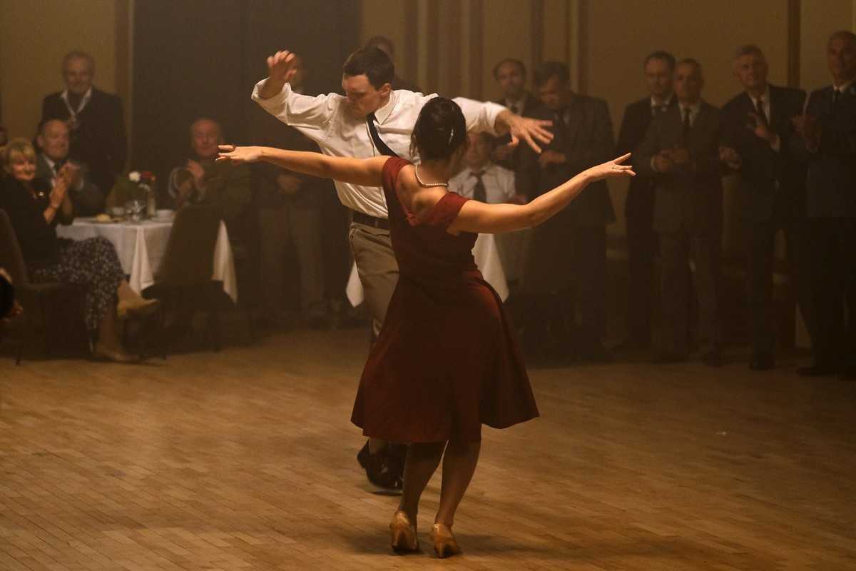Ogniste tango Michaliny Olszańskiej i Tomasza Włosoka. Ta scena z filmu "Kulej. Dwie strony medalu" może być najlepszą w tym roku
