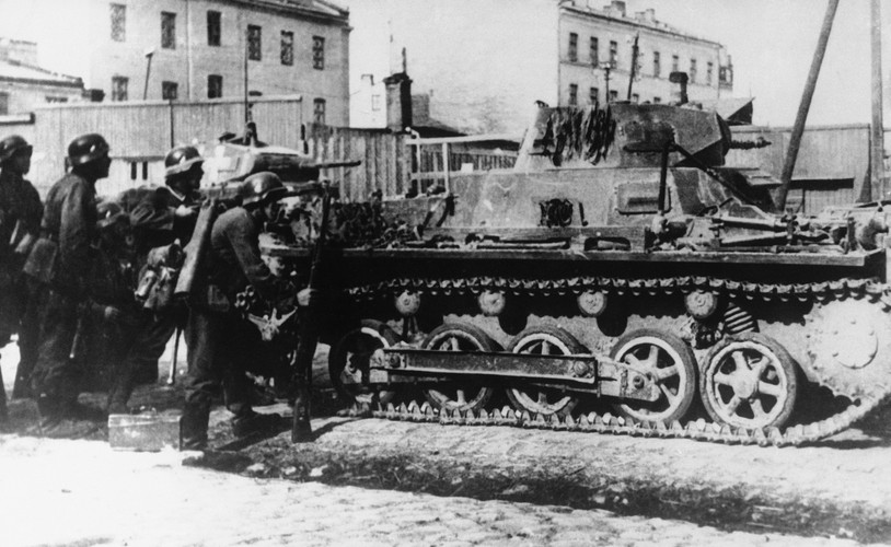 Upadek Warszawy we wrześniu 1939 roku. ARCHIWALNE ZDJĘCIA