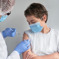Koronavírus: indul a 16-18 évesek oltása, Pfizert kapnak