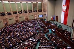 Poparcie "byłoby w cenie". Rzecznik PiS: Liczymy, że opozycja zagłosuje za ustawą o SN