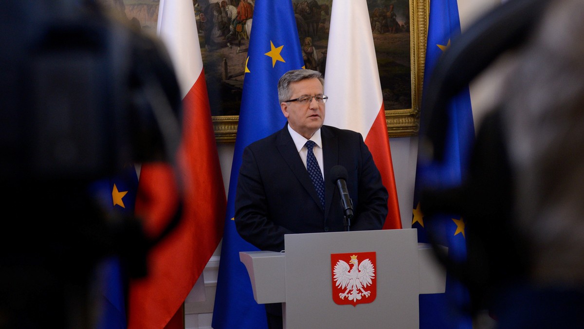 Prezydent Bronisław Komorowski uważa, że byłoby wskazane, aby odpowiedzią Zachodu na nową doktrynę wojennej Rosji była nowelizacja koncepcji strategicznej NATO. Po posiedzeniu RBN podkreślał, że konieczne jest wzmacnianie jedności świata zachodniego i własnego potencjału obronnego.