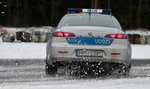 Policjanci walczyli ze śniegiem i lodem