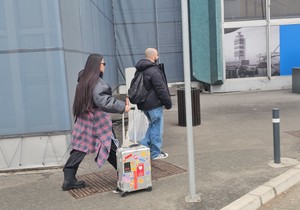 Seka Aleksić na aerodromu