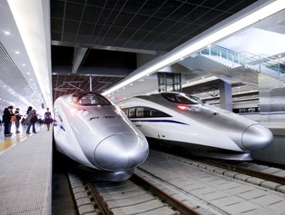 Chińczycy zmniejszają szybkość pociągów, bo boją się o bezpieczeństwo