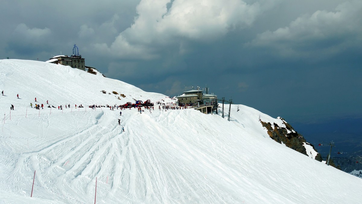 Czy w rejonie Kasprowego Wierchu powstanie tej zimy snowpark? - docieka "Dziennik Polski". Z inicjatywą jego utworzenia wyszła grupa snowboardzistów. O swoim projekcie napisali na portalu społecznościowym Facebook. Snowpark ma powstać w obrębie istniejących tras narciarskich w Tatrach.