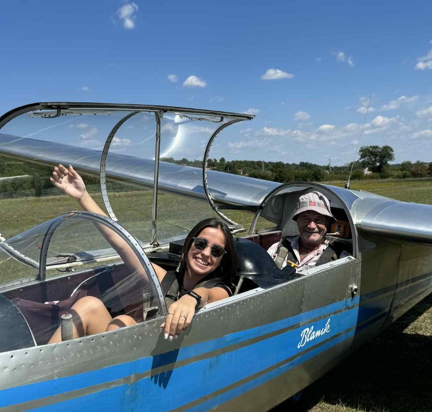 Iako ima punih 70 godina, Milošević i dalje obučava mlade prvim pilotskim "koracima"