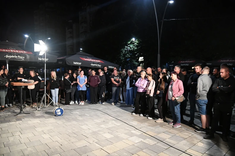 Srpska lista u ponoć počela izbornu kampanju