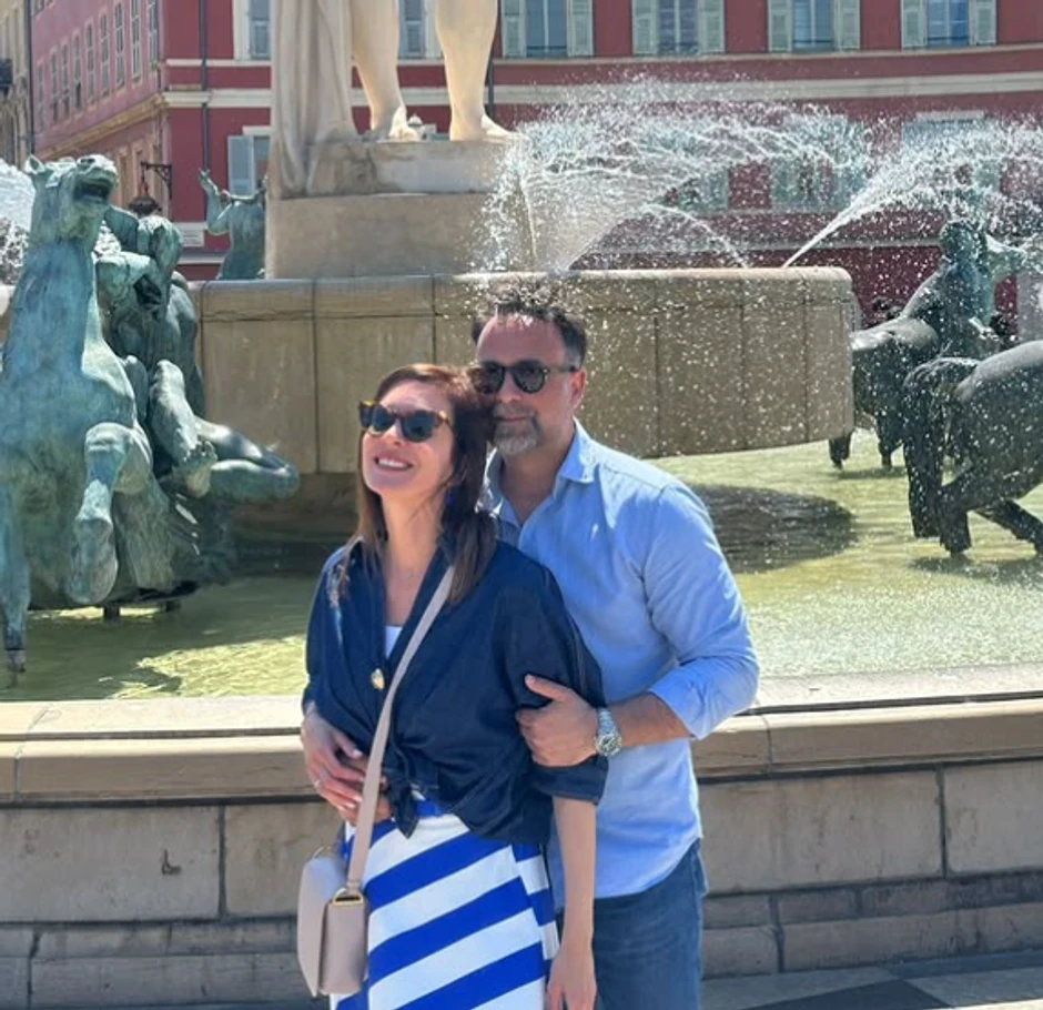 Adriana Čortan sa mužem u Francuskoj