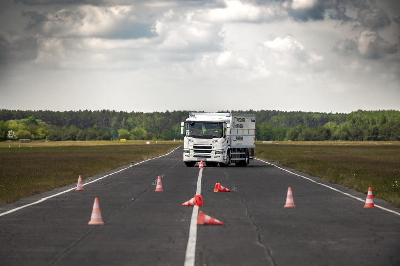 Elektryczne ciężarówki Scania na torze w Poznaniu