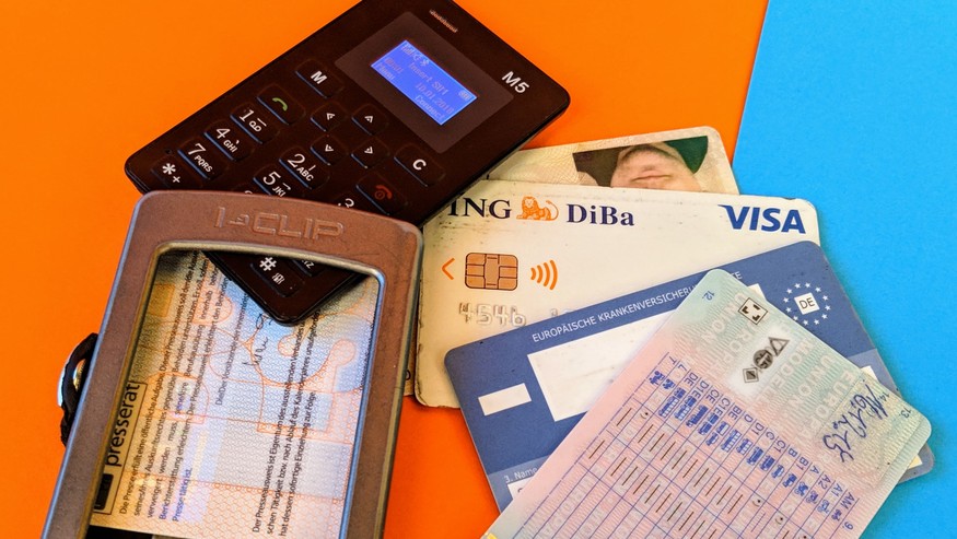 Wallets without their own change pocket are enjoying growing popularity.
