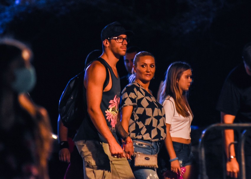 Goca Tržan sa mužem i ćerkom