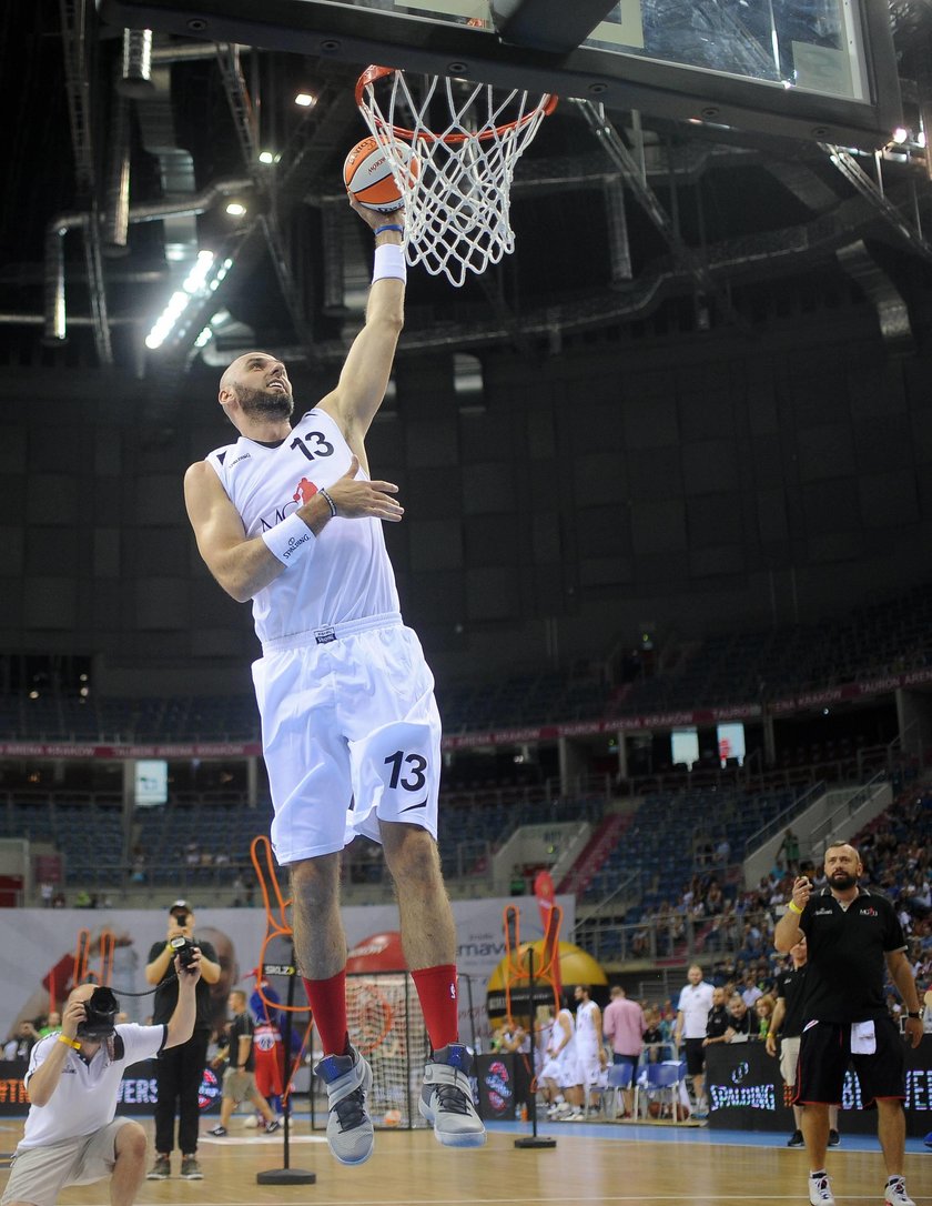 Marcin Gortat pomógł choremu chłopcu. Koszykarz NBA wpłacił pieniądze na jego leczenie