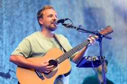 Paweł Domagała miał kryzys wiary. "Bardzo żałuję, że nie mogę dokonać apostazji"