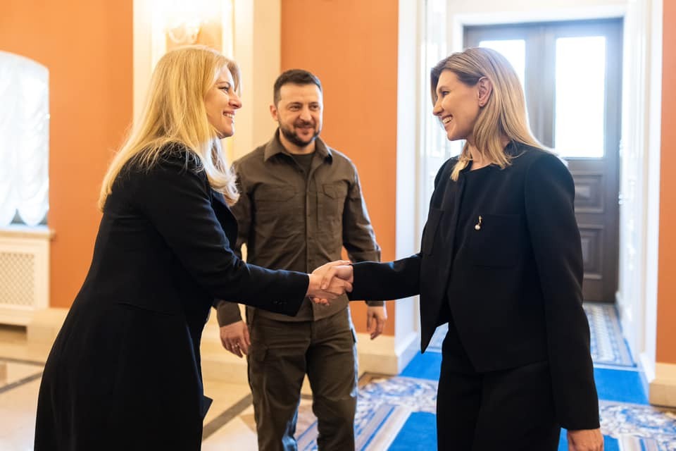 Prezidentka Zuzana Čaputová s Volodymyrom Zelenským a Olenou Zelenskou.