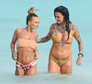 Chantelle Connelly i Jemma Lucy w bikini na plaży