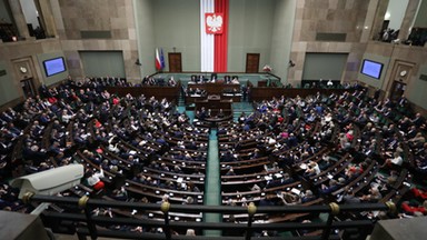 Jak przed inflacją bronią się posłowie? "Oszczędzanie mamy we krwi"