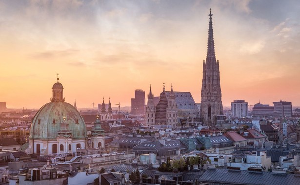 Rosyjscy parlamentarzystów na sesji OBWE mimo sankcji. Jak do tego doszło?