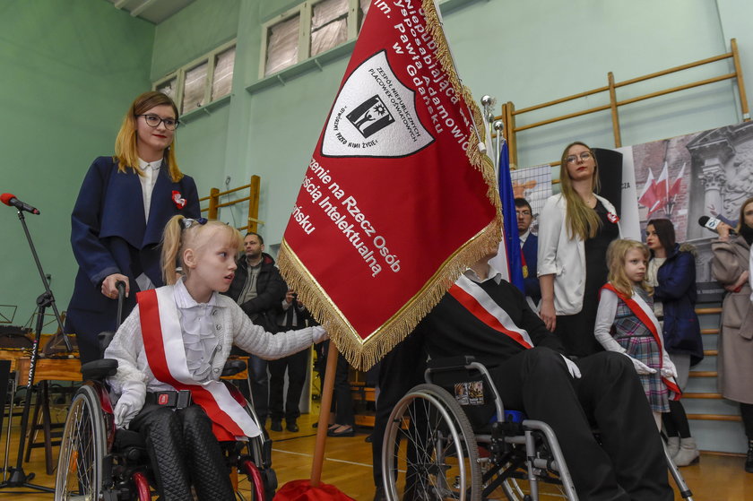 Uroczystość nadania imienia prezydenta Pawła Adamowicza Podstawowej Szkole Specjalnej przy ul. Jagiellońskiej 11 w Gdańsku Przymorzu