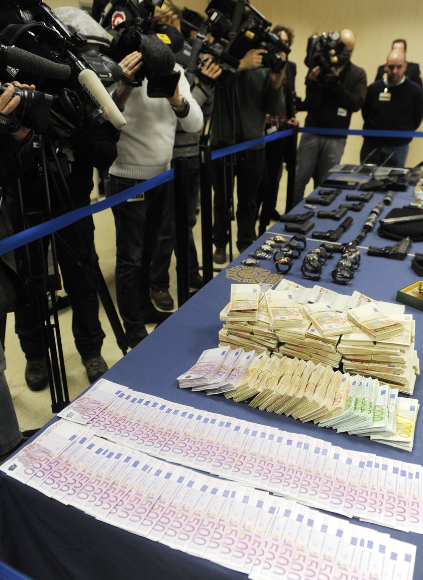 Kod Bojovića policija je našla 500.000 evra u apoenima od 50 do 500 evra