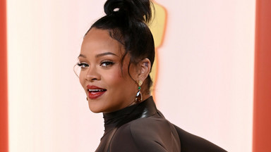 Rihanna po drugiej ciąży zmieniła wizerunek. Po ciemnych włosach ani śladu