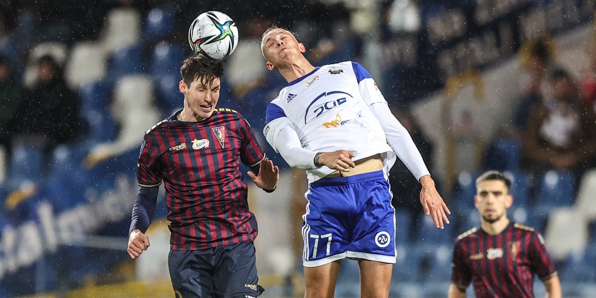 Pogoń Szczecin pokonała Stal Mielec 1:0 i awansowała na fotel lidera Ekstraklasy. 