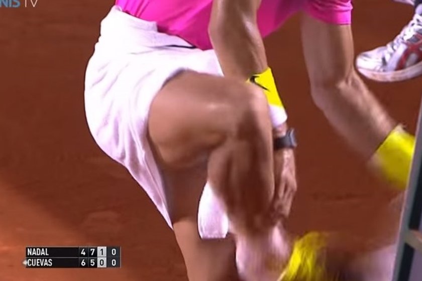 Rafael Nadal przebrał się na korcie!