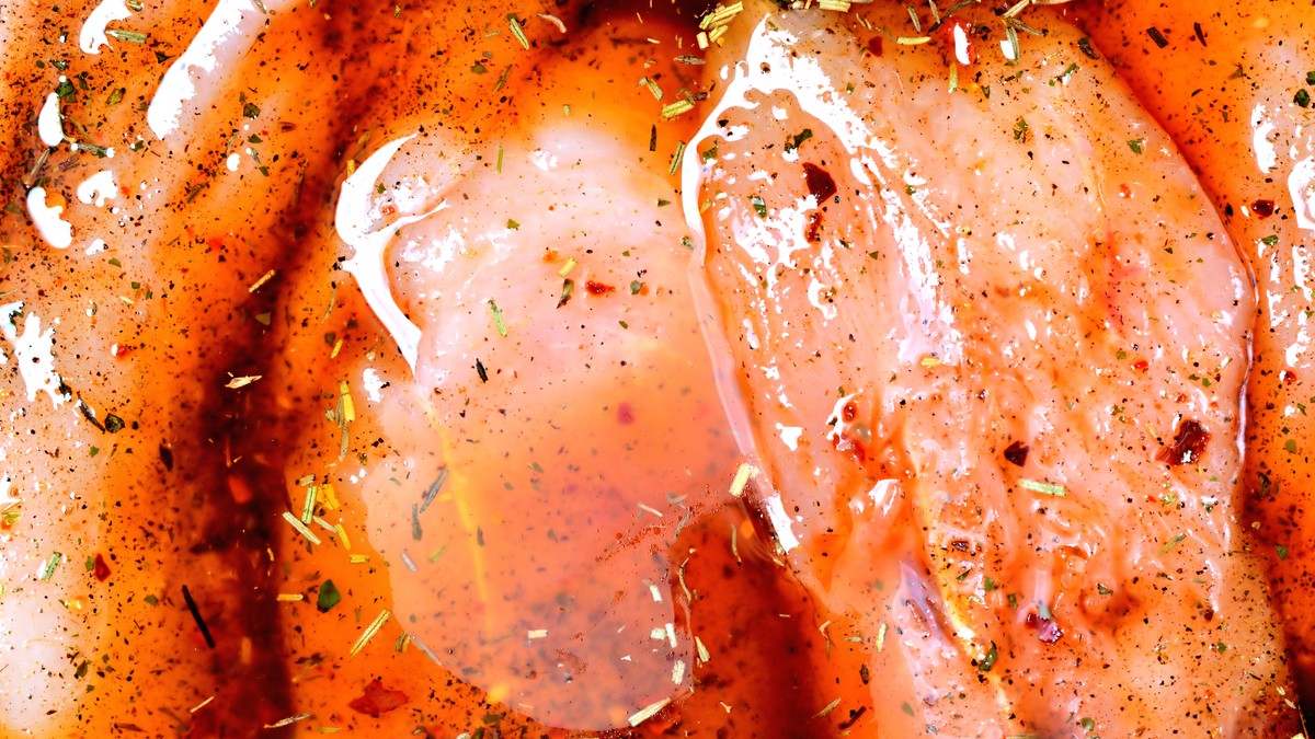 Najbolji recept za marinadu: Piletina sa roštilja biće savršeno mekana i sočna